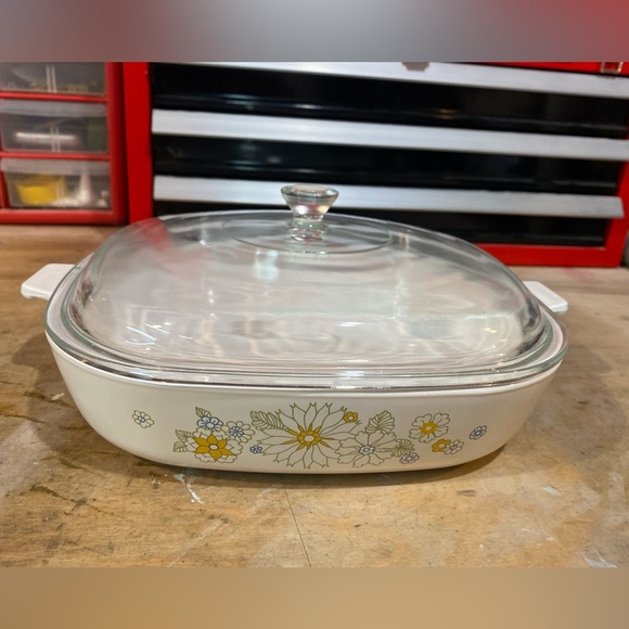 CorningWare Yellow Floral Bouquet P-10-B, 9 1/2” Casserole with Lid - Picture 2 of 7